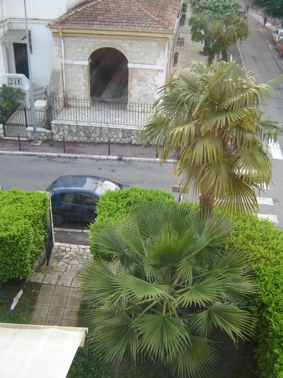 فونس Aux 3 Lits Qui Chantent - Au Village الغرفة الصورة